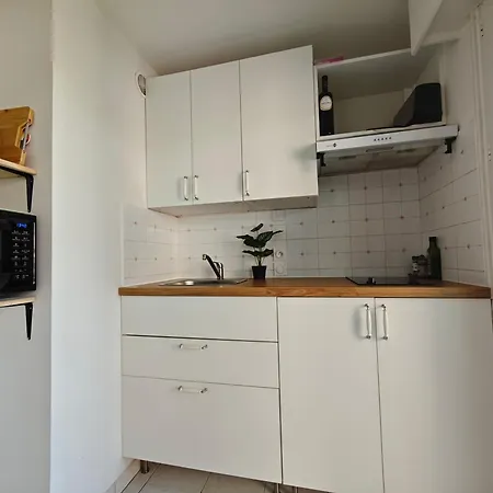 Lamson Apartment *